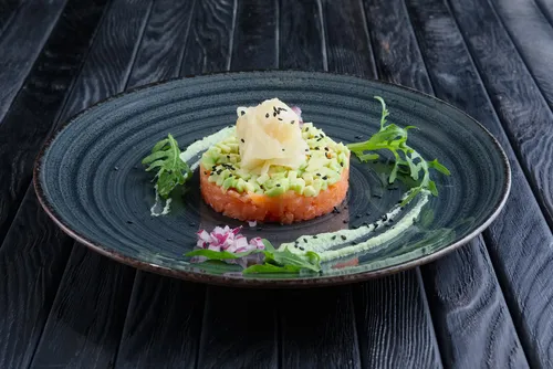 Tartare de saumon gastronomique dressage
