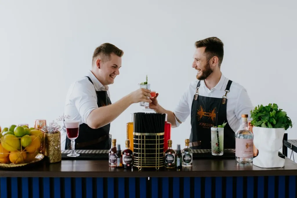 czynniki wpływające na cenę usługi barmańskiej