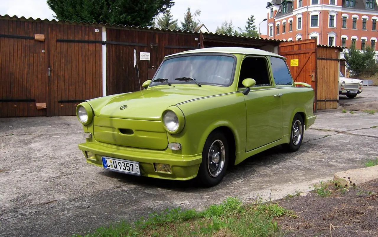 Zdjęcie Trabant z czego karoseria? Odkryj tajemnice duroplastu i jego zalety