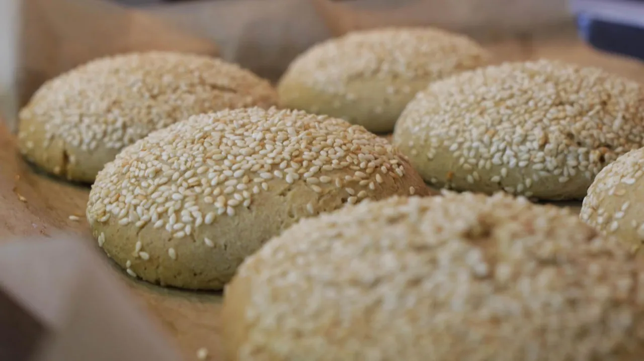 Mini bułki do hamburger&oacute;w w sklepie