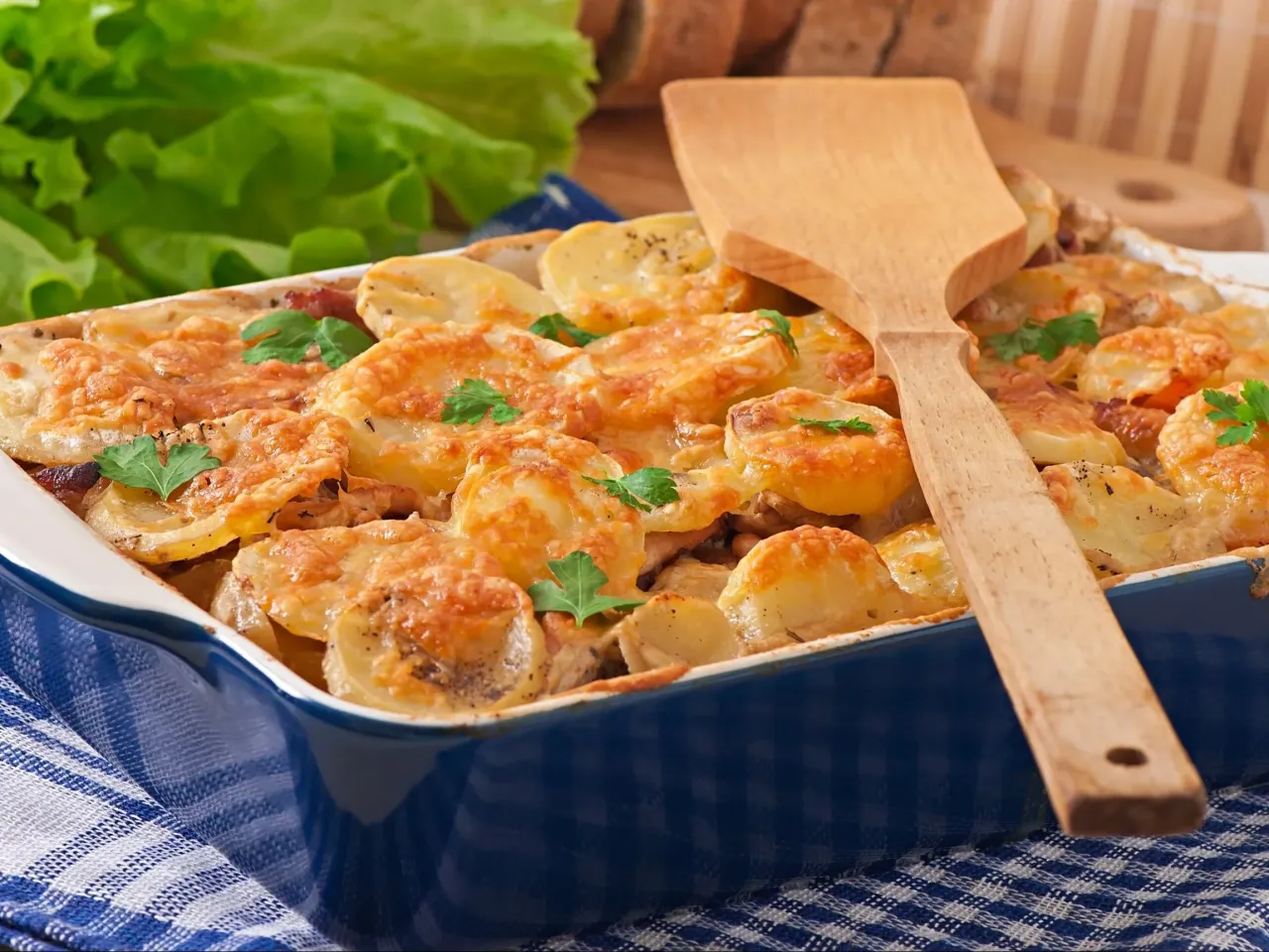 Krok po kroku przepis na zapiekankę ziemniaczaną