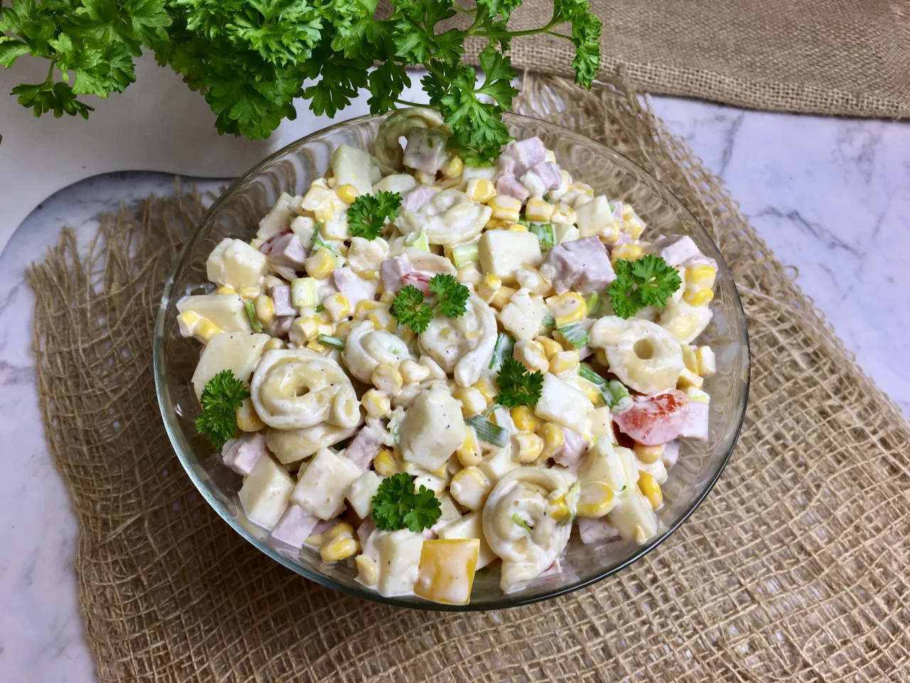 Zdjęcie Jak zrobić tortellini z szynką – prosty przepis na pyszne danie