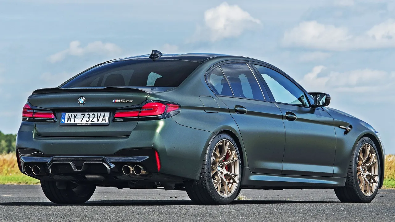 Zdjęcie BMW M5 F90 - moc, osiągi i luksus w sportowym sedanie