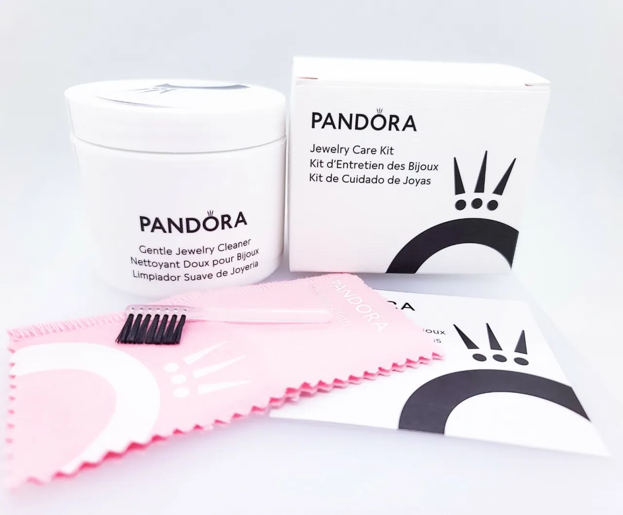 Pandora cleaning kit components