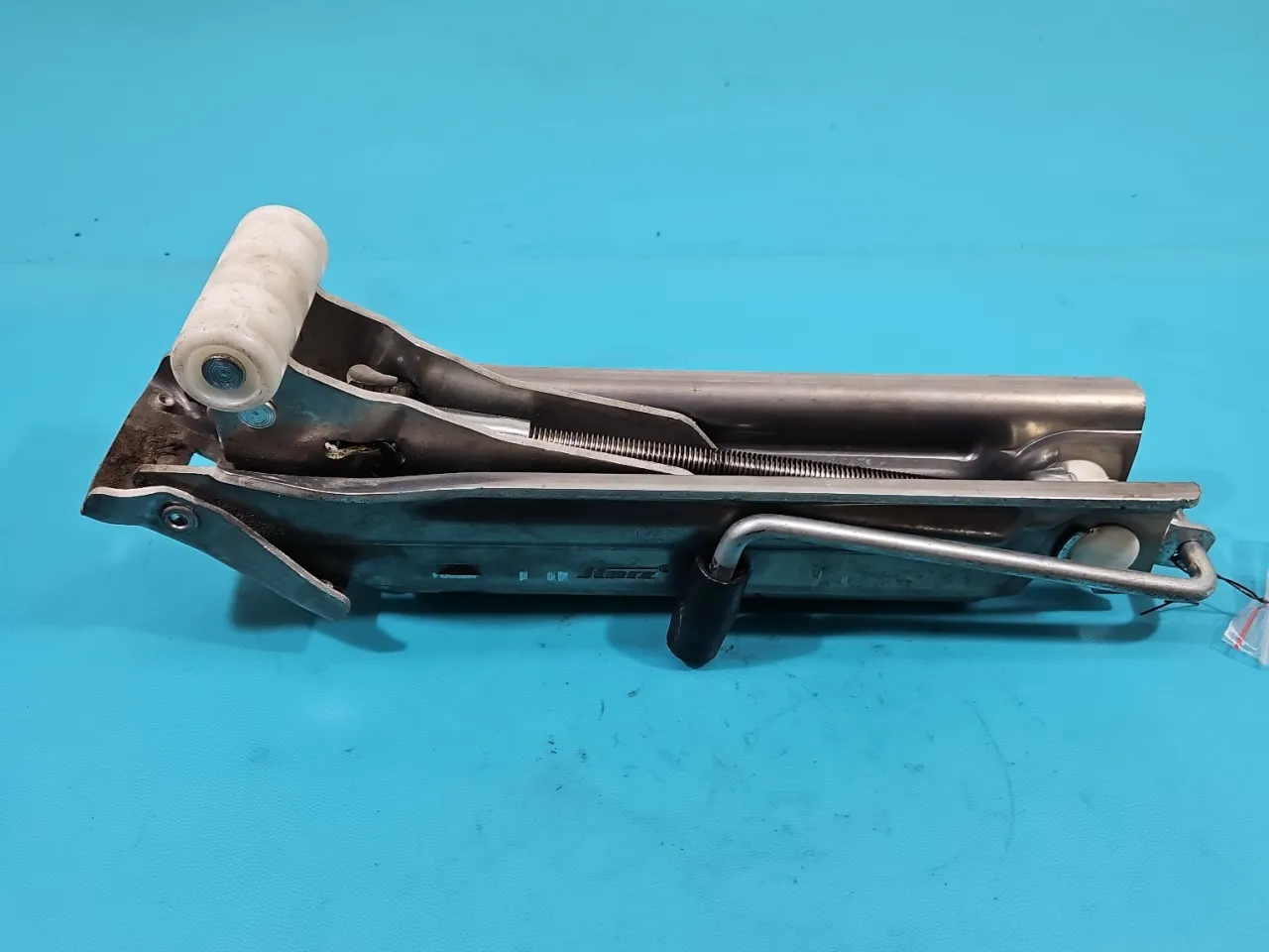 Audi A6 C6 fabryczne punkty podparcia lewarka