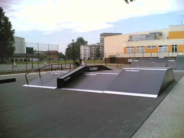 Zdjęcie Skatepark Świnoujście – najlepsze miejsce dla młodych skaterów