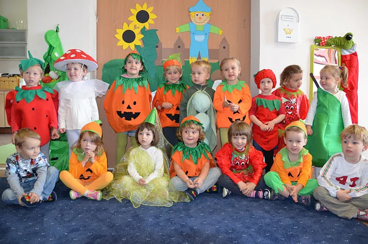 Zdjęcie Jak łatwo zrobić strój dyni dla dziecka na Halloween krok po kroku