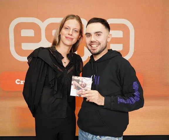 Zdjęcie ESKA ile FM - Sprawdź częstotliwości w swoim mieście i nie przegap ulubionej muzyki