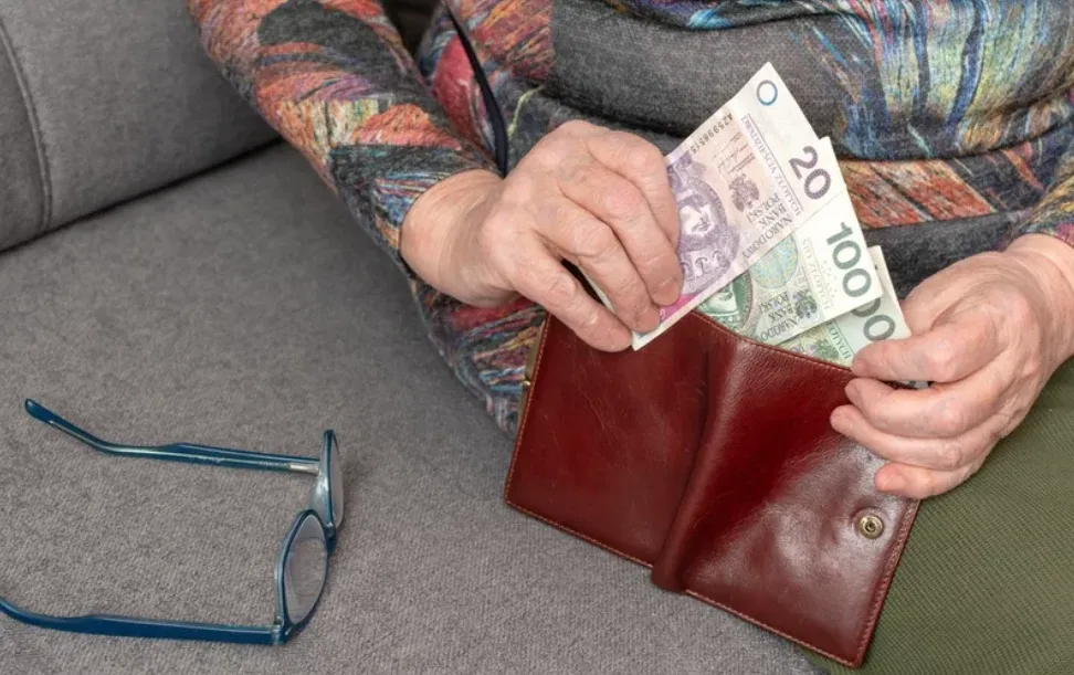 Zdjęcie Czy 13 emerytura wlicza się do dochodu? Sprawdź, co musisz wiedzieć
