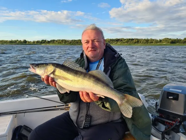 Zdjęcie Łowisko Tłukomy – sprawdź ceny, gatunki ryb i zasady wędkowania