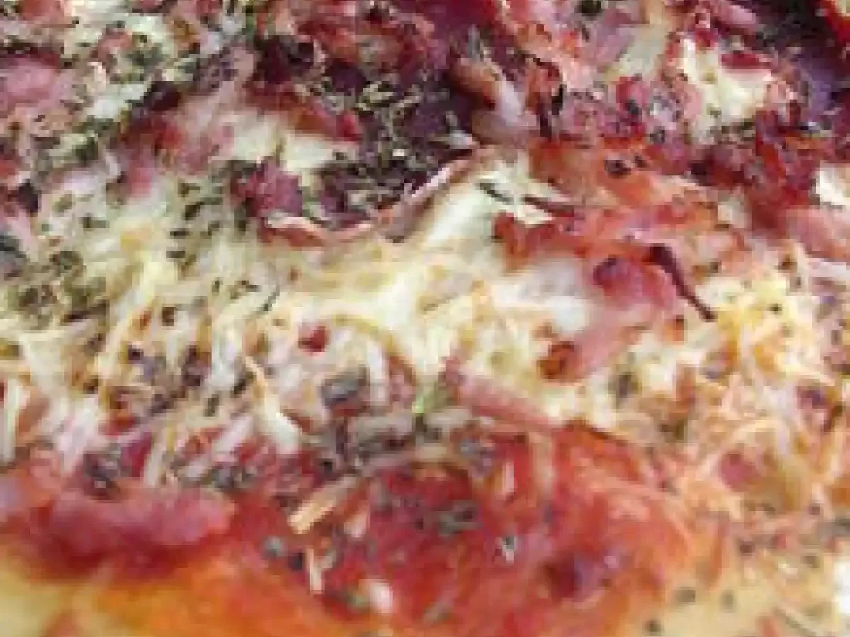 Zdjęcie Pizza aux lardons : la recette inratable pour une pâte croustillante