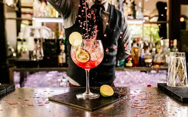 Zdjęcie Jak zostać barmanem kobietą i pokonać wyzwania w branży