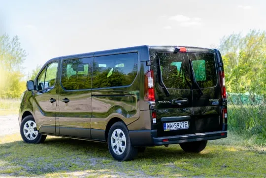 Zdjęcie Ile można zarobić na wynajmie busa? Zaskakujące fakty i liczby