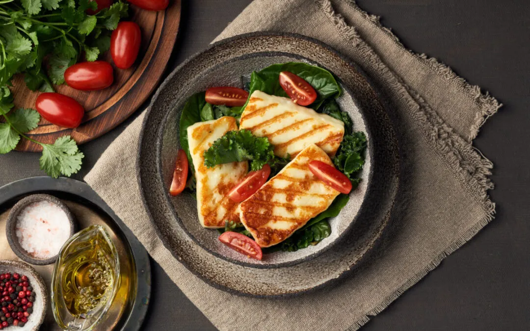 Zdjęcie Jak grillować ser halloumi na patelni, aby uzyskać idealną chrupkość