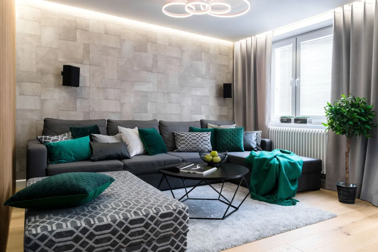 Zdjęcie Biało-szary salon: 10 pomysłów na dodatki, które go ożywią