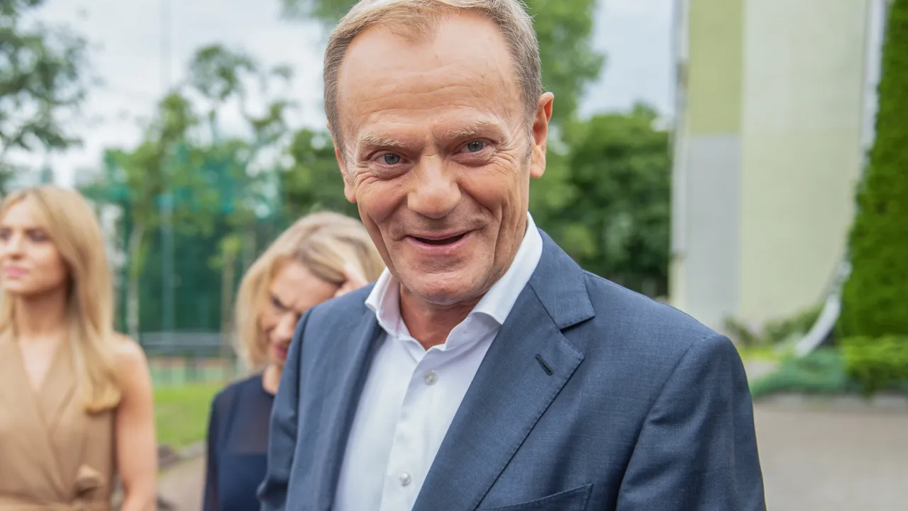 Zdjęcie Ile ma lat Tusk? Zaskakujące fakty o jego wieku i karierze