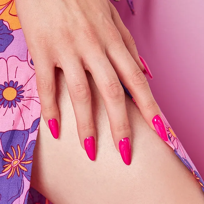 Zdjęcie Paznokcie pop art: Odkryj niesamowite wzory i techniki manicure