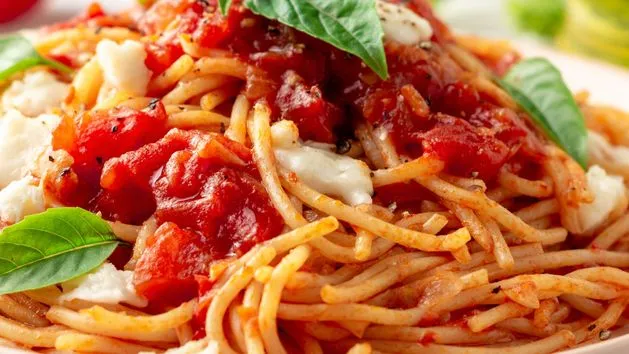 Zdjęcie Zdrowe spaghetti z mięsem drobiowym – szybki przepis na obiad