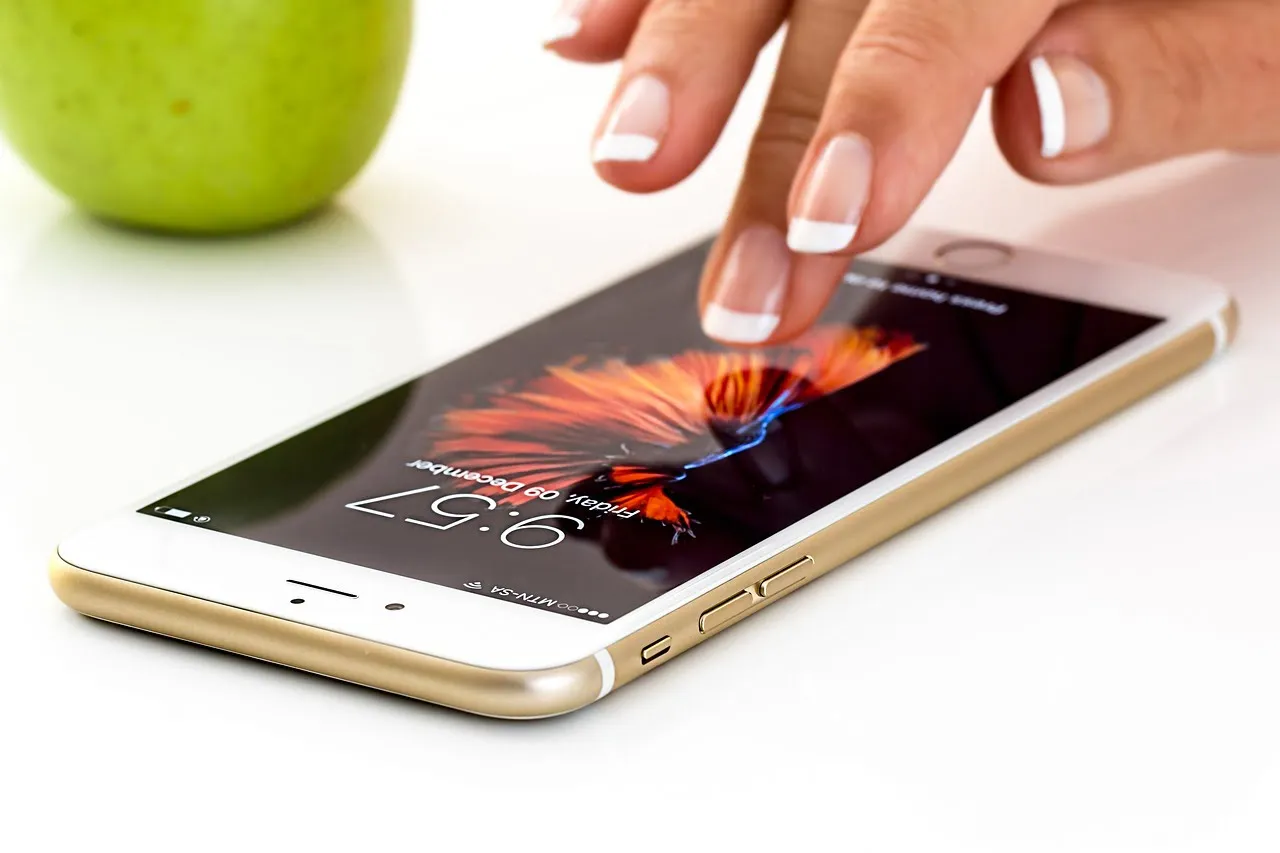 Zdjęcie Kto wynalazł smartfon? Zaskakujące fakty o jego twórcy i historii