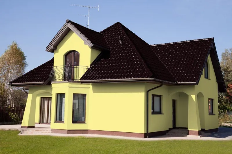 Zdjęcie Jaki kolor dachu do żółtej elewacji, aby uniknąć złych wyborów?