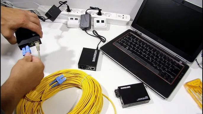 Zdjęcie Jak podłączyć światłowód do laptopa - uniknij problemów z połączeniem