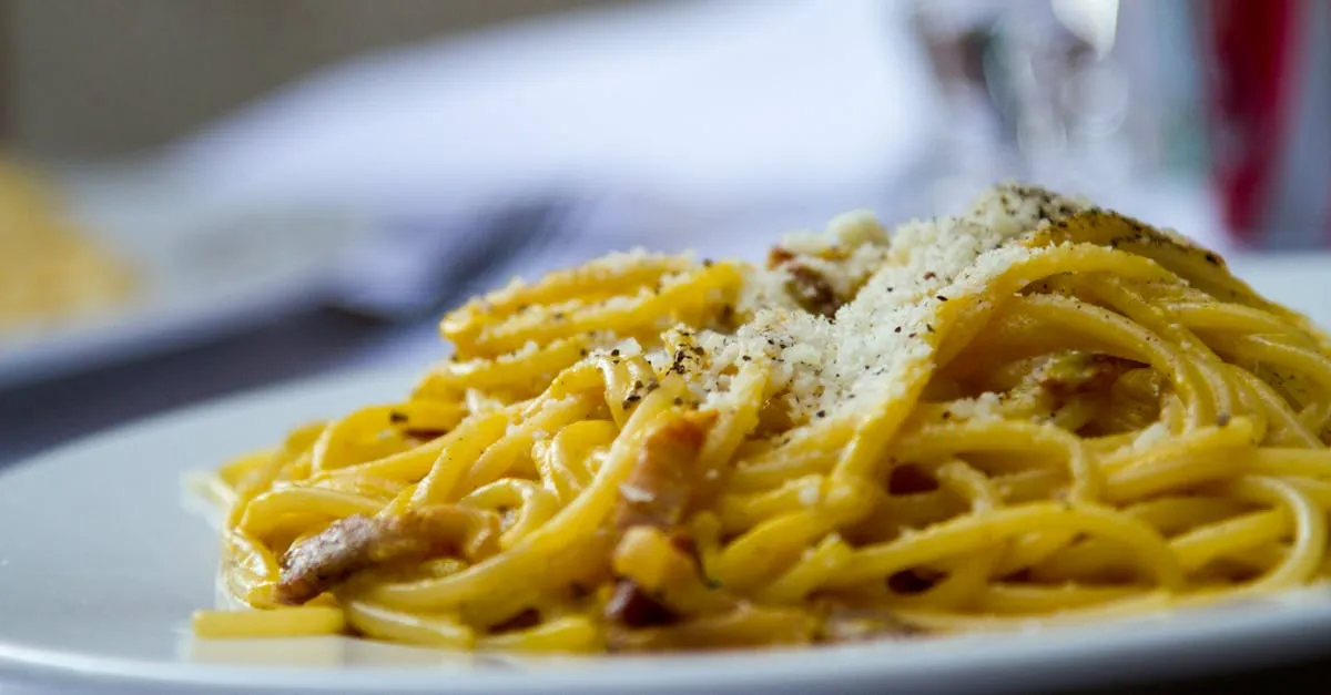Zdjęcie Przepis na makaron z pesto i suszonymi pomidorami – aromatyczne danie