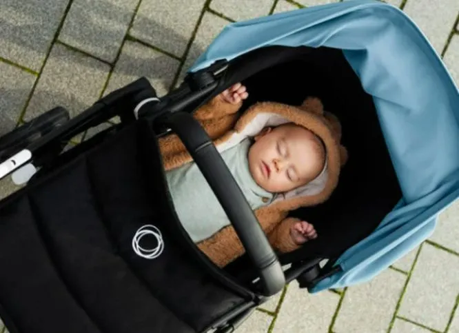 Zdjęcie Co oznacza sen z małym dzieckiem? Odkryj jego emocjonalne znaczenie