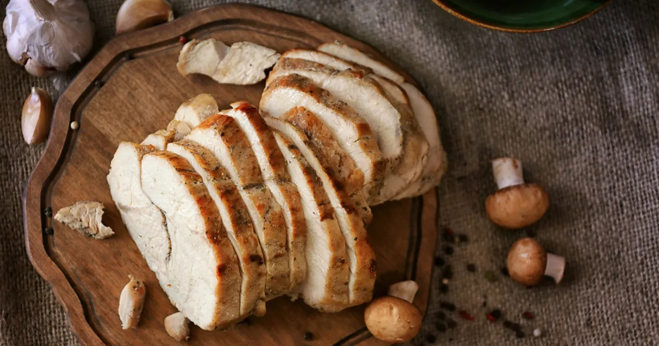 Zdjęcie Ile kalorii ma indyk? Poznaj fakty o kaloryczności tego mięsa