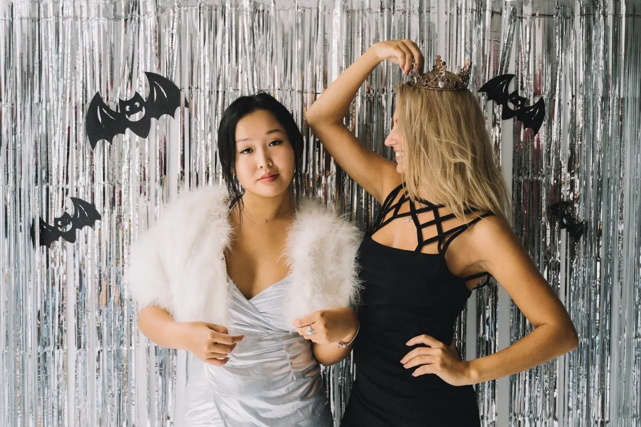 Zdjęcie Jak zrobić kreatywne stroje na Halloween dla dorosłych w prosty sposób