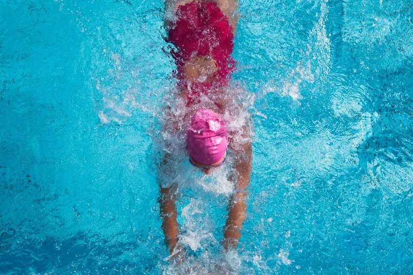 Zdjęcie Poznaj 4 style pływackie: technika, zalety i wybór dla Ciebie