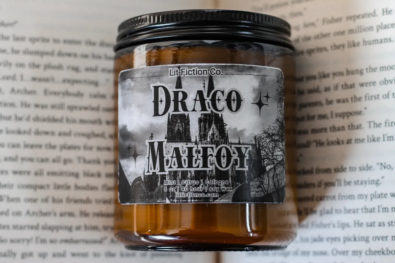Zdjęcie Świeczka o zapachu Draco Malfoy – odkryj wyjątkowe aromaty i marki