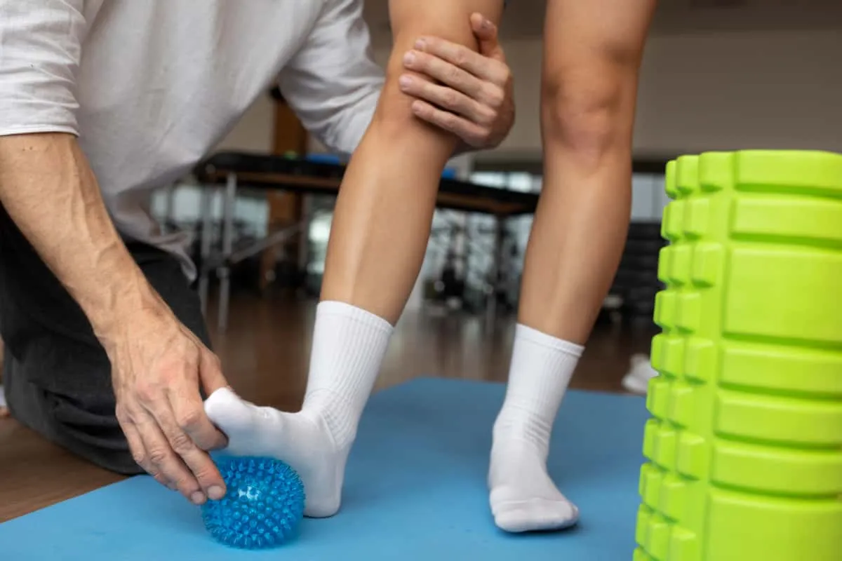 Zdjęcie Co na skręconą kostkę? Skuteczne metody leczenia i rehabilitacji