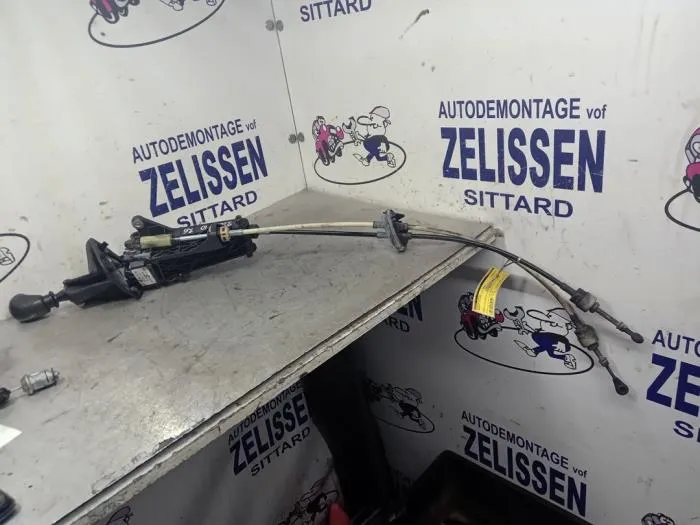 Zdjęcie Gdzie jest lewarek w Mercedesie Sprinter? Sprawdź, jak go znaleźć i uniknij problemów!