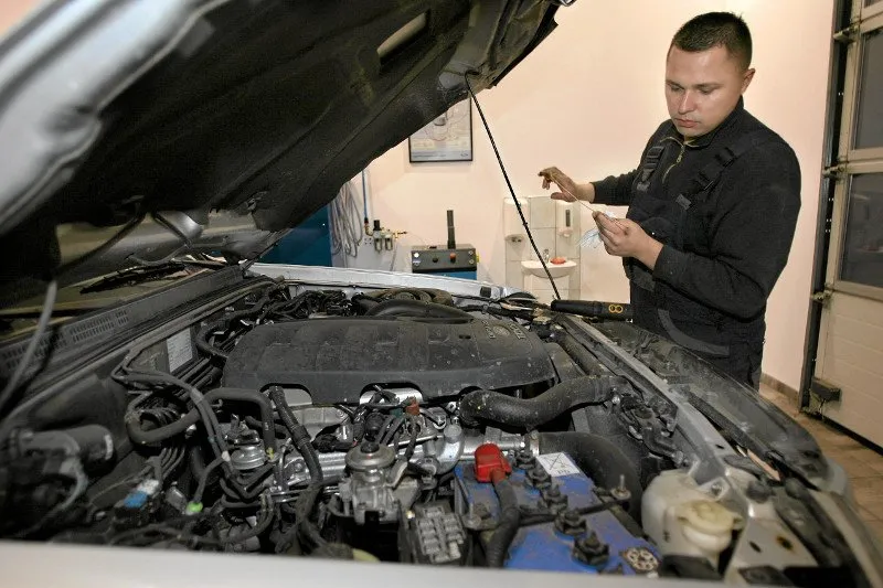 Zdjęcie Ile kosztuje wymiana oleju w serwisie Dacia? Sprawdź ceny i oszczędności