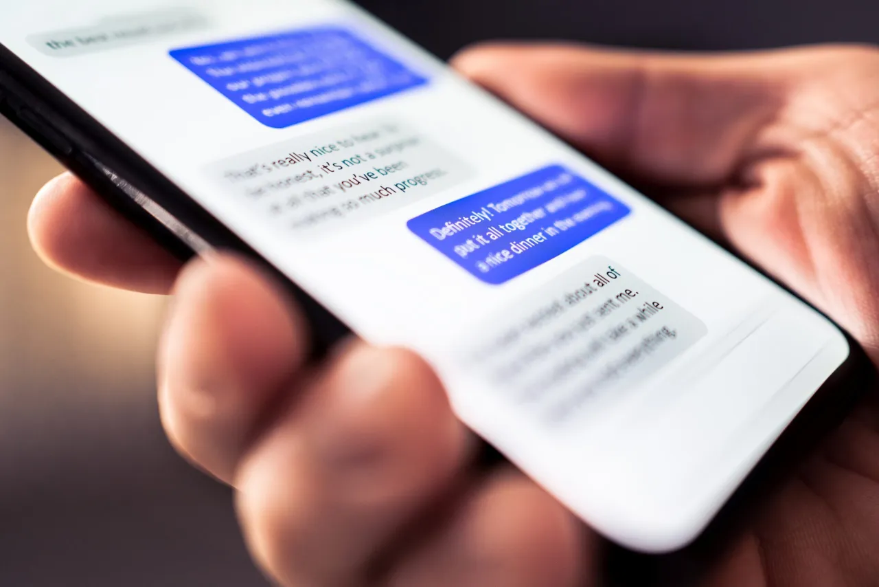Zdjęcie Jak szybko włączyć Wiadomości Google na komputerze i telefonie bez stresu