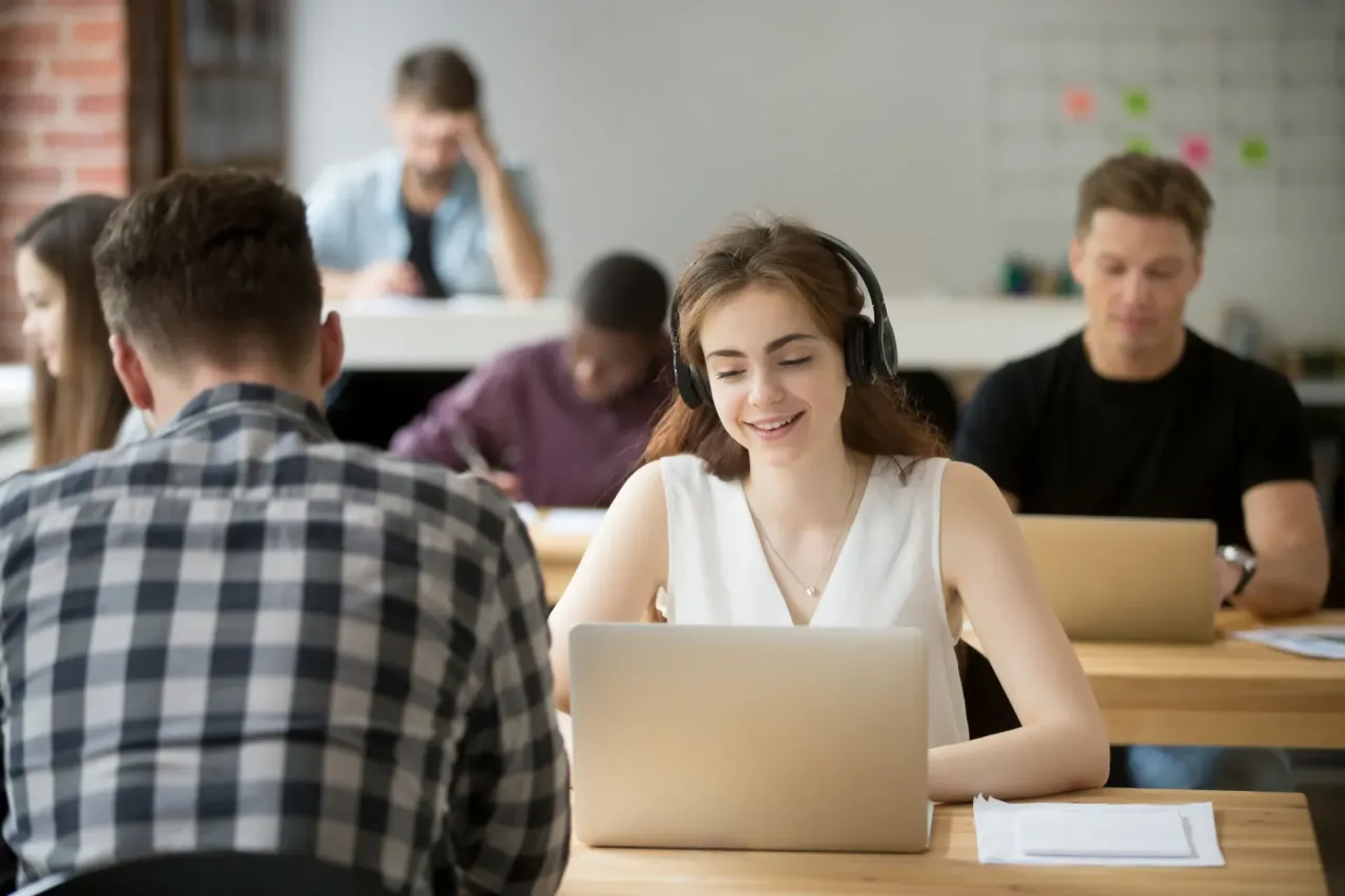 Zdjęcie Praca po studiach filologicznych - jak uniknąć trudności na rynku pracy