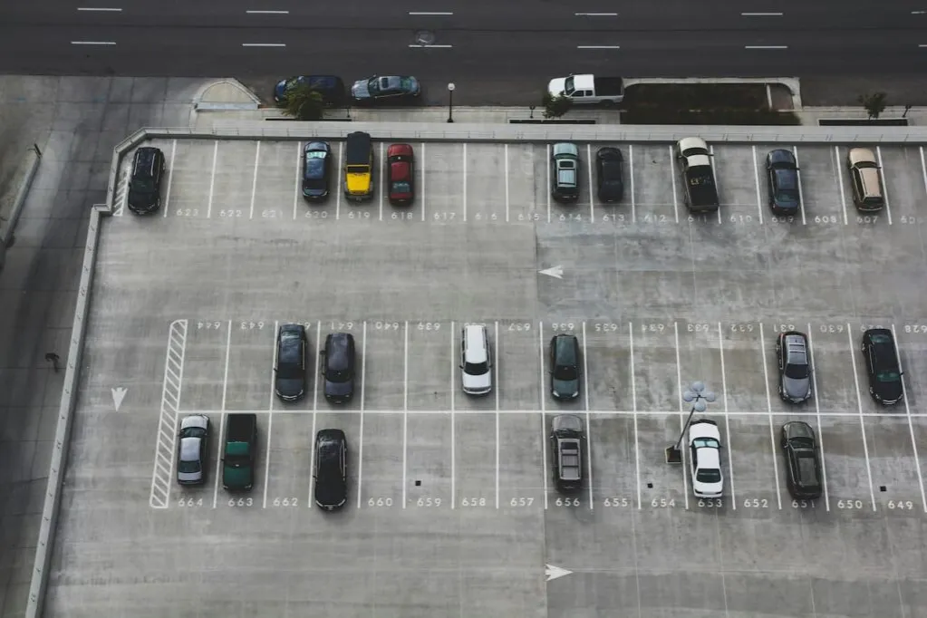 Zdjęcie Gdzie zaparkować przy Teatrze Roma? Odkryj najlepsze opcje parkingowe