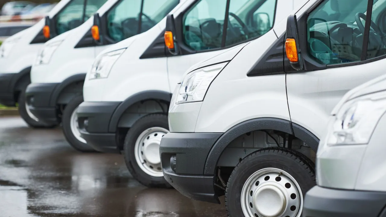 Zdjęcie Ile kosztuje wypożyczenie samochodu? Poznaj ceny i najlepsze oferty