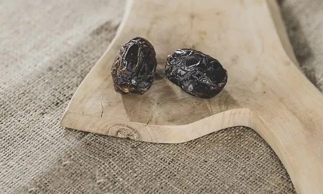 Zdjęcie Czy pies może jeść daktyle - bezpieczne zasady karmienia pupila