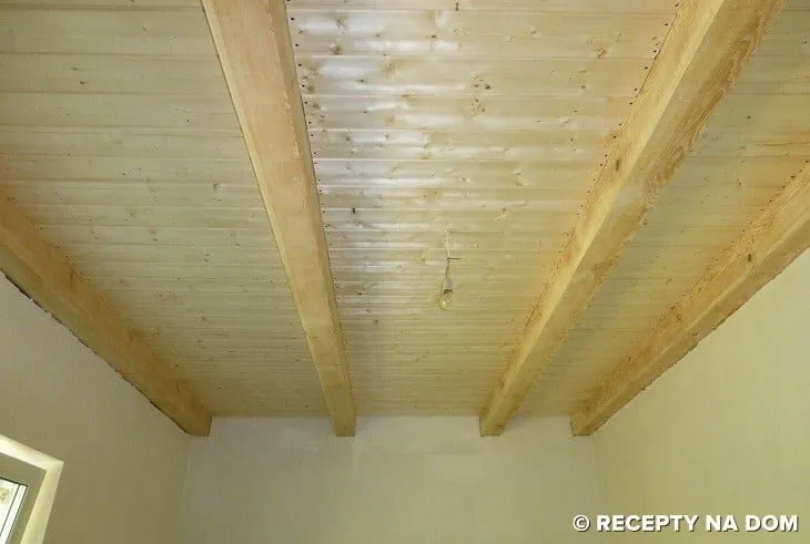 Zdjęcie Drewniany strop i sufit: Inspirujące pomysły na stylowe wnętrze