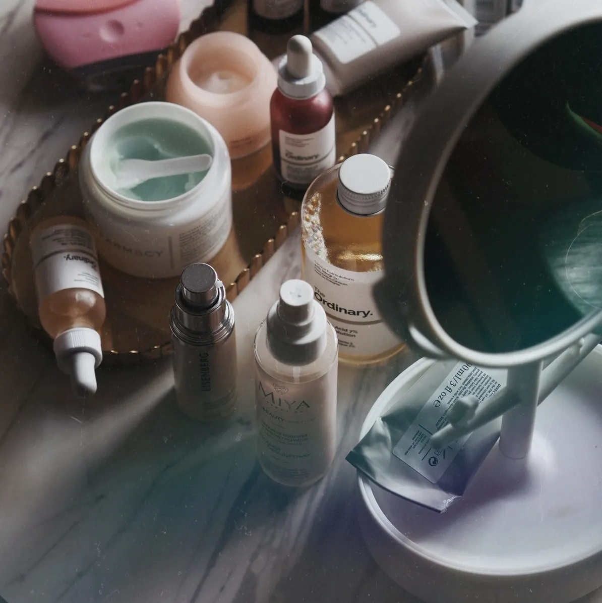 Zdjęcie Co nałożyć po peelingu The Ordinary, aby uniknąć podrażnień?