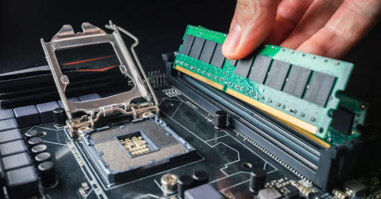 Zdjęcie Jak dołożyć RAM do laptopa i uniknąć problemów z kompatybilnością