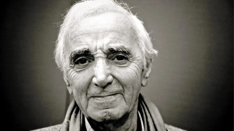 Zdjęcie Charles Aznavour: Niezapomniana historia życia i muzyki legendy