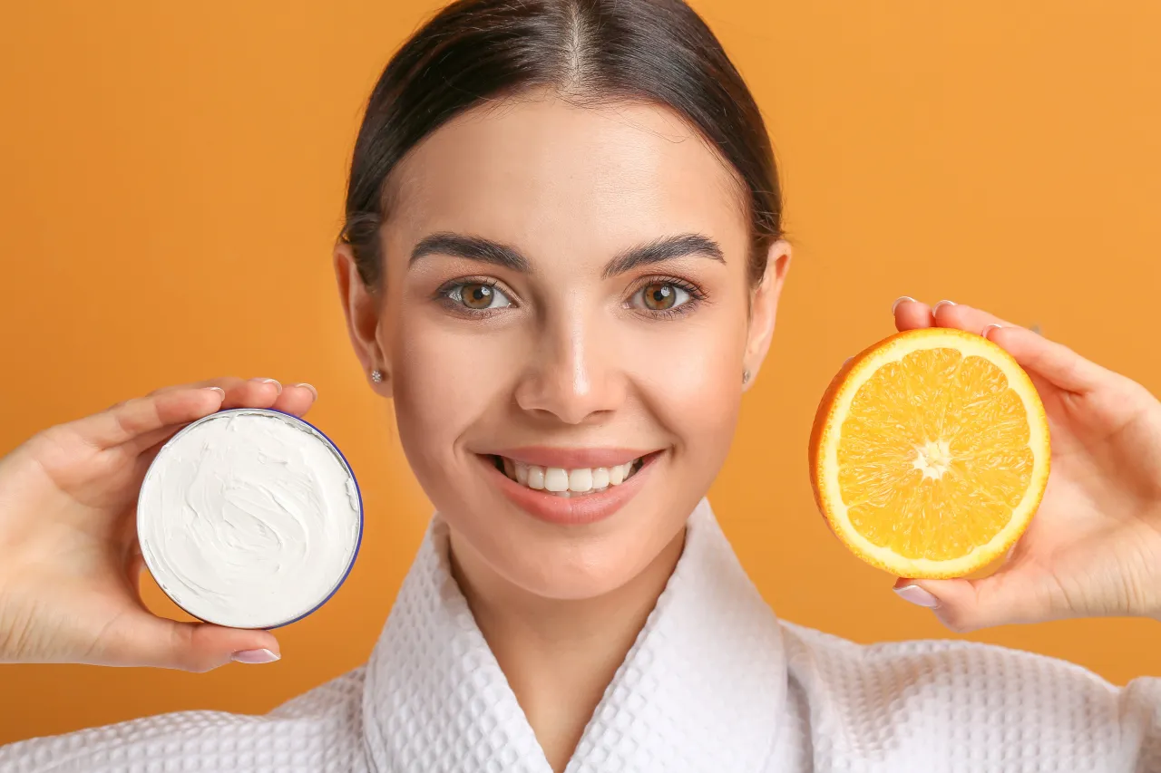 Zdjęcie Czy serum z witaminą C wysusza skórę? Odkryj prawdę o efektach