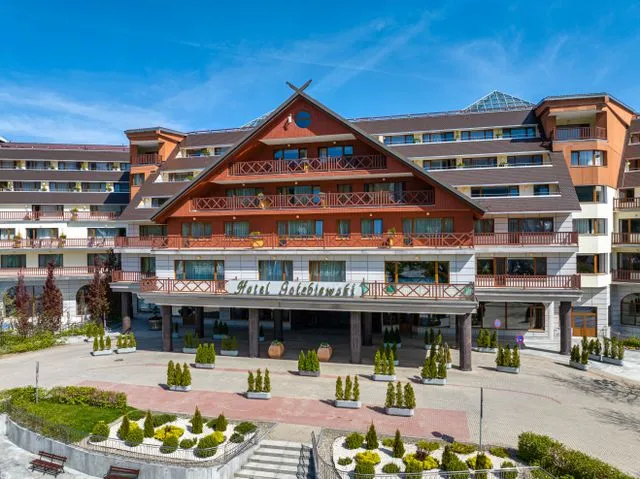 Zdjęcie Hotel Gołębiewski Karpacz - Kiedy powstał i jakie miał trudności?