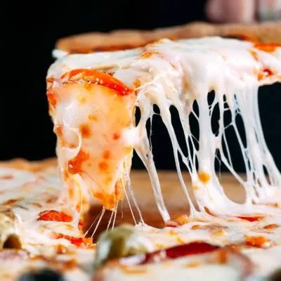 Zdjęcie Jaki ser do pizzy domowej? 5 najlepszych opcji i porady