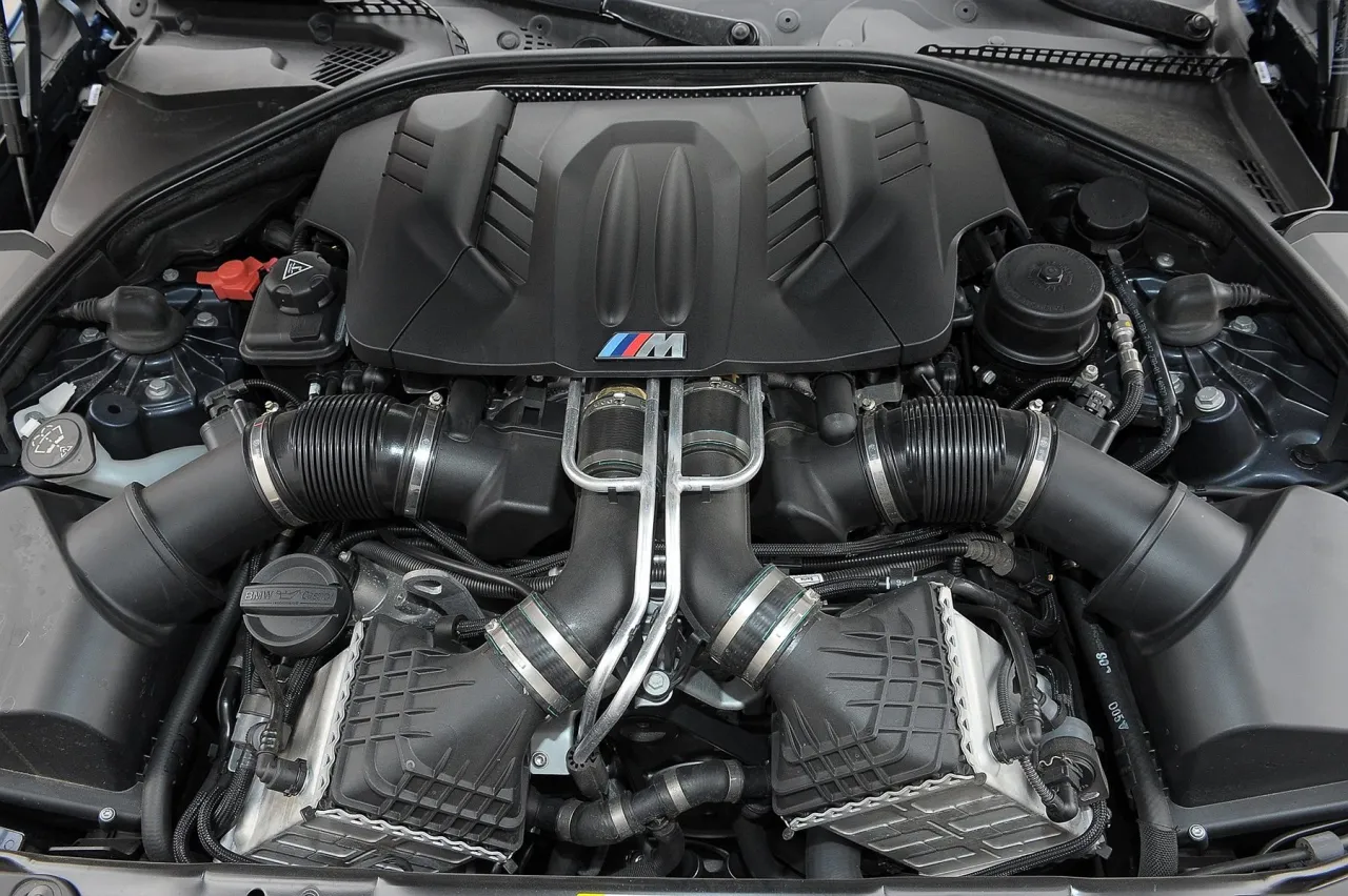 Zdjęcie BMW F10 - który silnik najmniej awaryjny? Poznaj najlepszy wybór