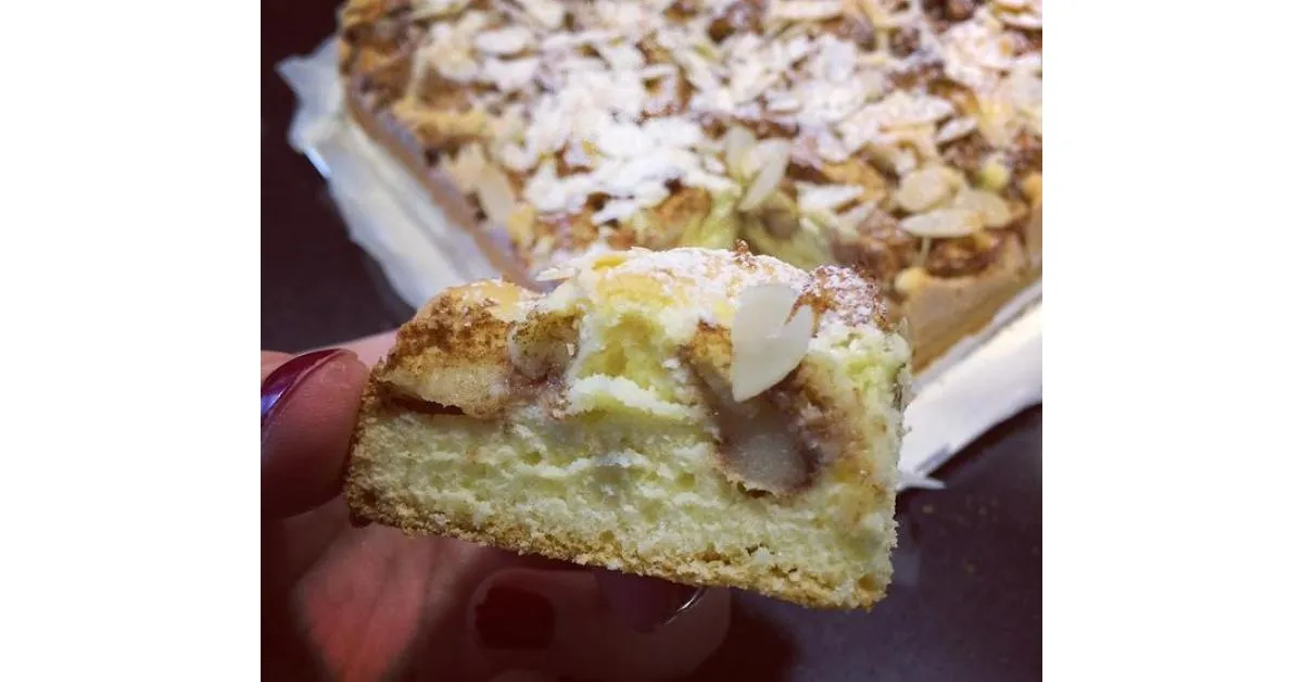 Zdjęcie Proste ciasto z jabłkami w Thermomixie - idealny przepis na każdą okazję