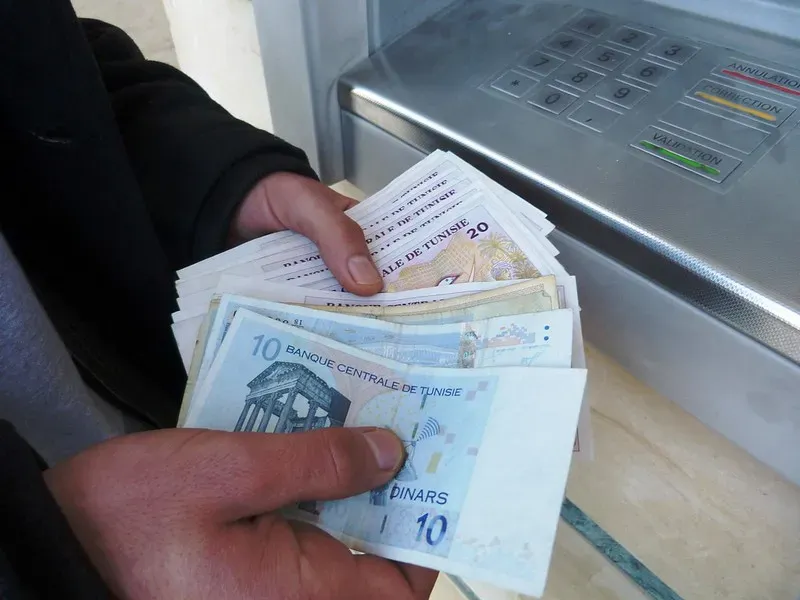 Zdjęcie Jaką walutę zabrać do Tunezji: praktyczne informacje o płatnościach