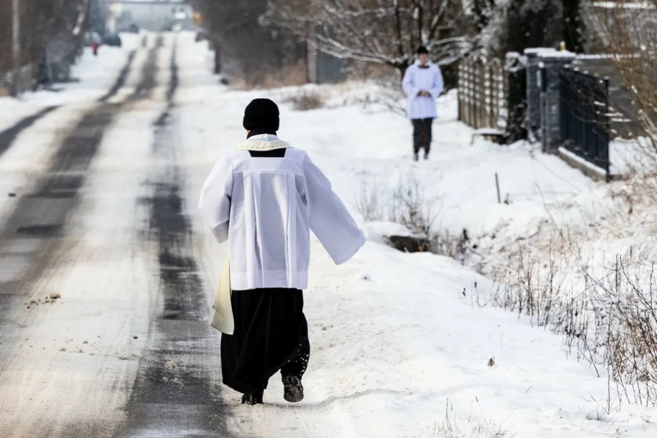 Zdjęcie Jak zaprosić księdza na kolędę - proste sposoby i ważne informacje